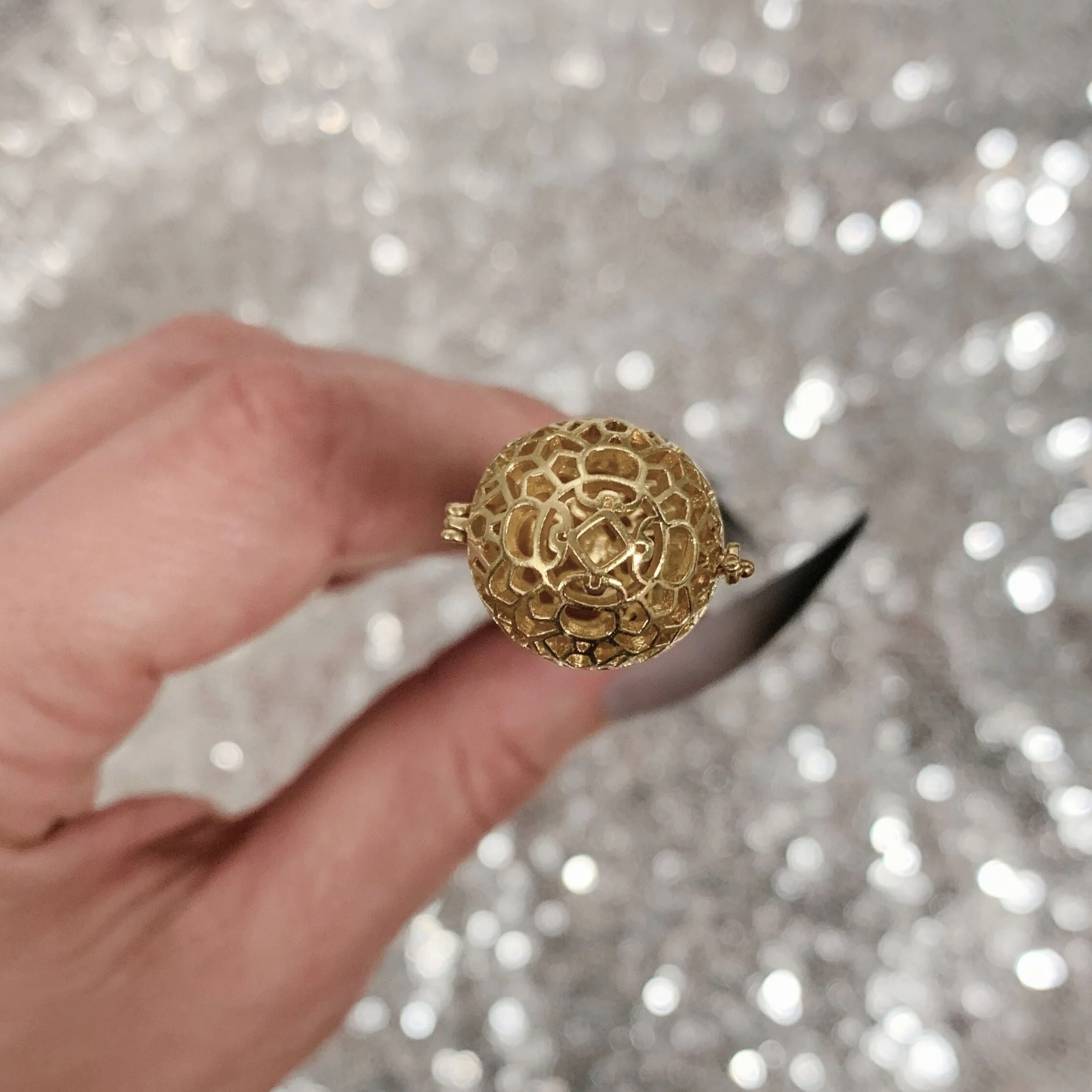 Essential Oil Diffuser Pen in Lemon | Includes 1 ml of Essential Oil and 2 Lava Beads | Refillable - Image 10